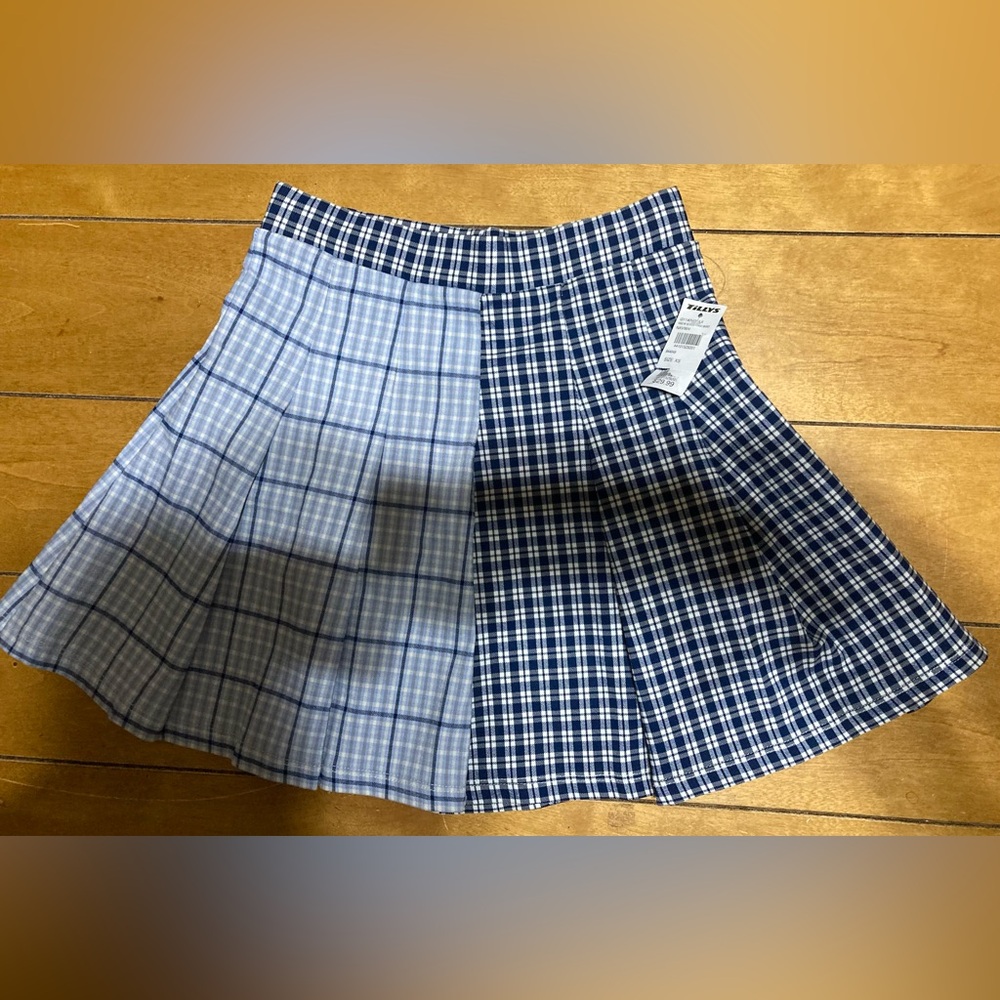 NWT Full Tilt Juniors Size XS Blue and White Plaid Pleated Skater Skirt